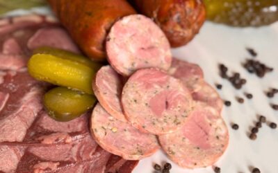 Dlaczego kiełbasa smakuje najlepiej, gdy jest robiona tradycyjnie?
